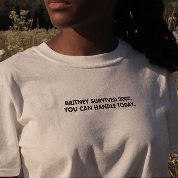 Brittney Survived 2007 Graphic T Shirt - Picture 2 of 2
